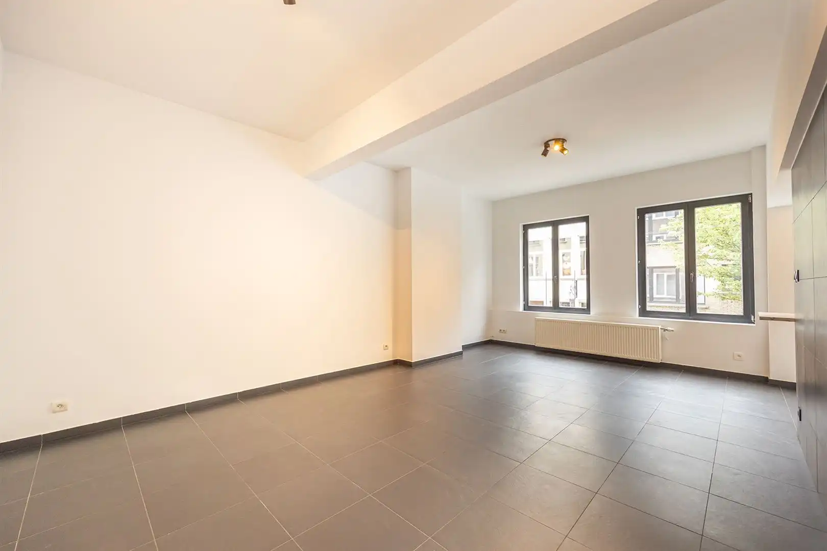 Gerenoveerd appartement in de gezellige Kloosterstraat foto 2