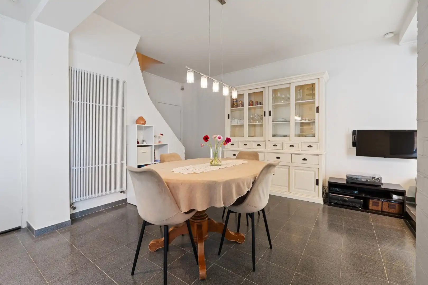 Instapklare woning met aparte werk- of praktijkruimte in het centrum van Lauwe foto 2