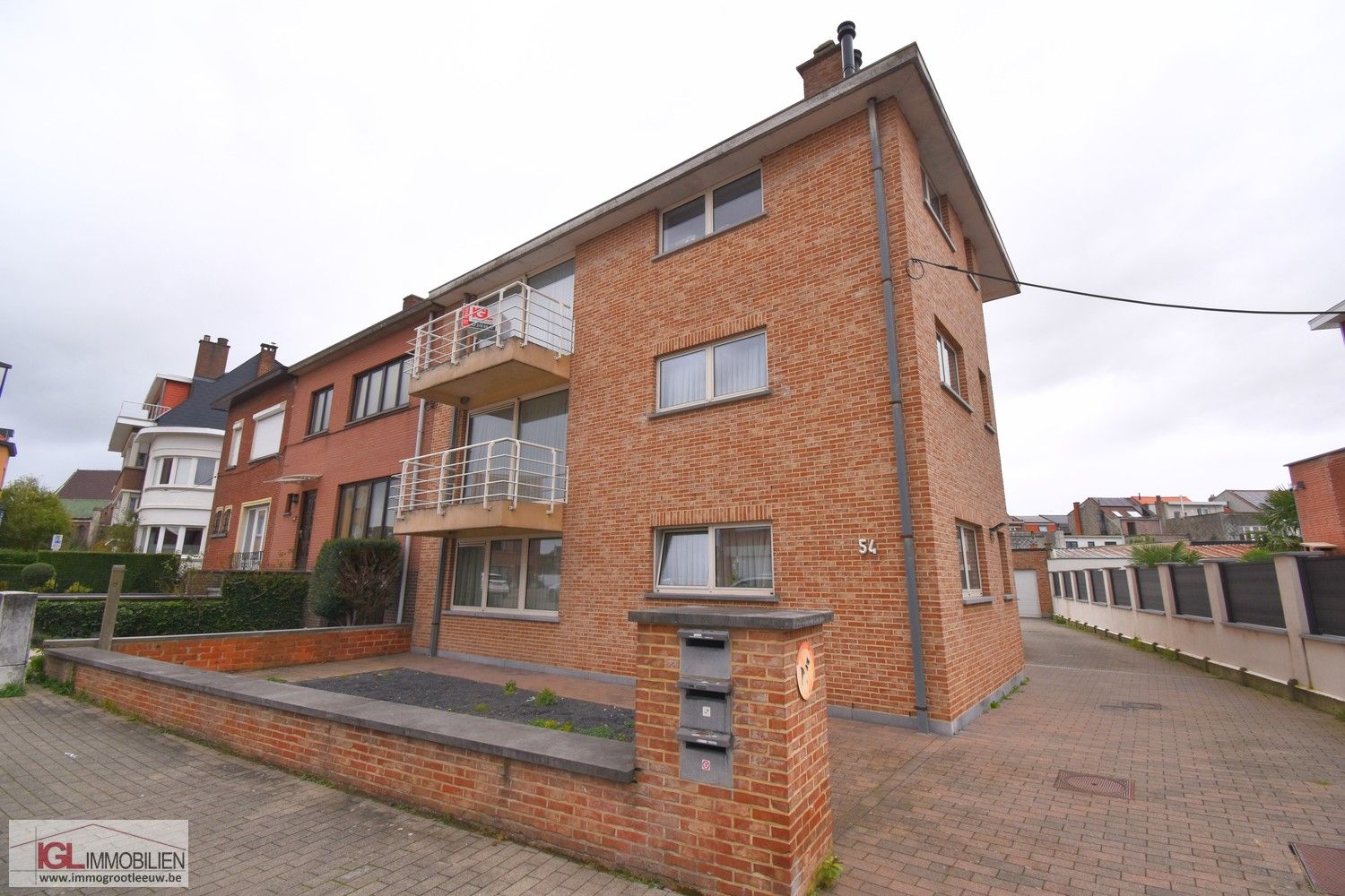 Modern duplexappartement in Sint-Pieters-Leeuw foto {{pictureIndex}}