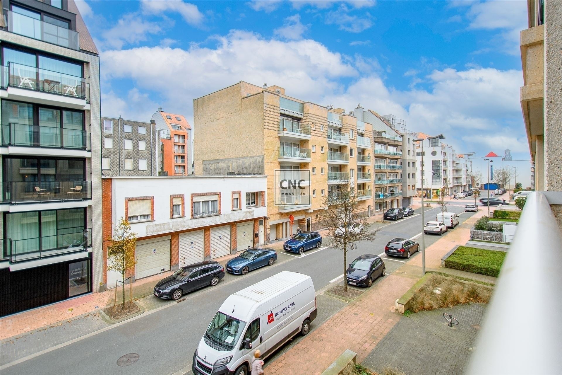Appartement met 2 slaapkamers in het centrum van Knokke, gelegen op de Leopoldlaan, vlakbij de Lippenslaan.  foto 7