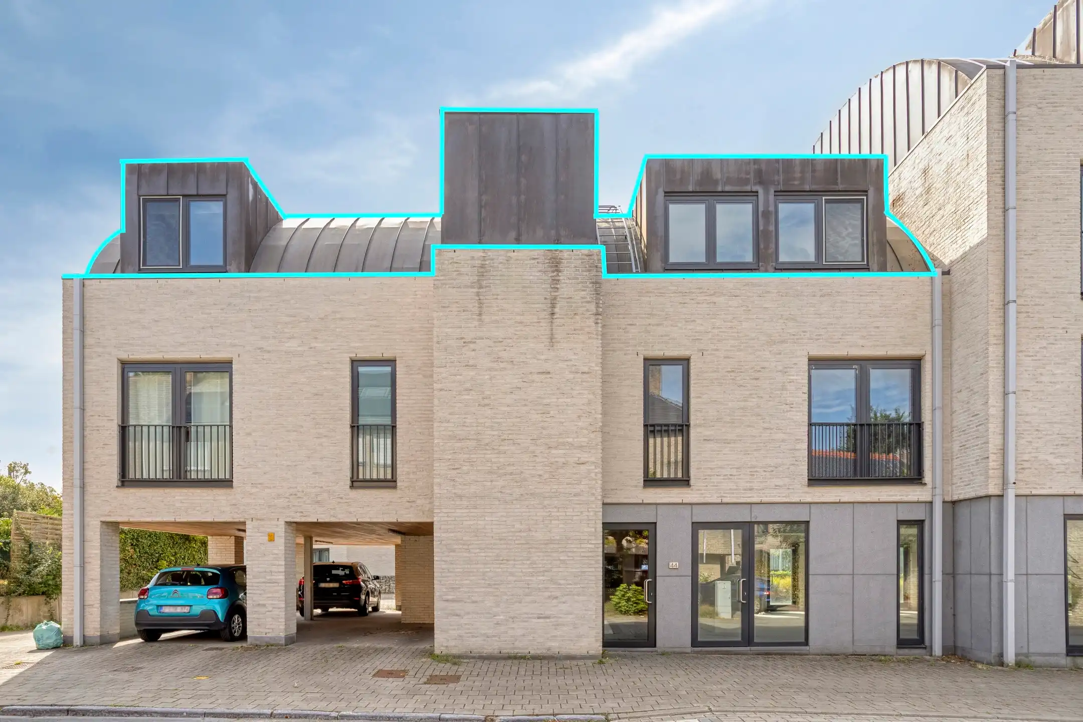 Appartement 2012 met terras, parking op strategische ligging foto 13