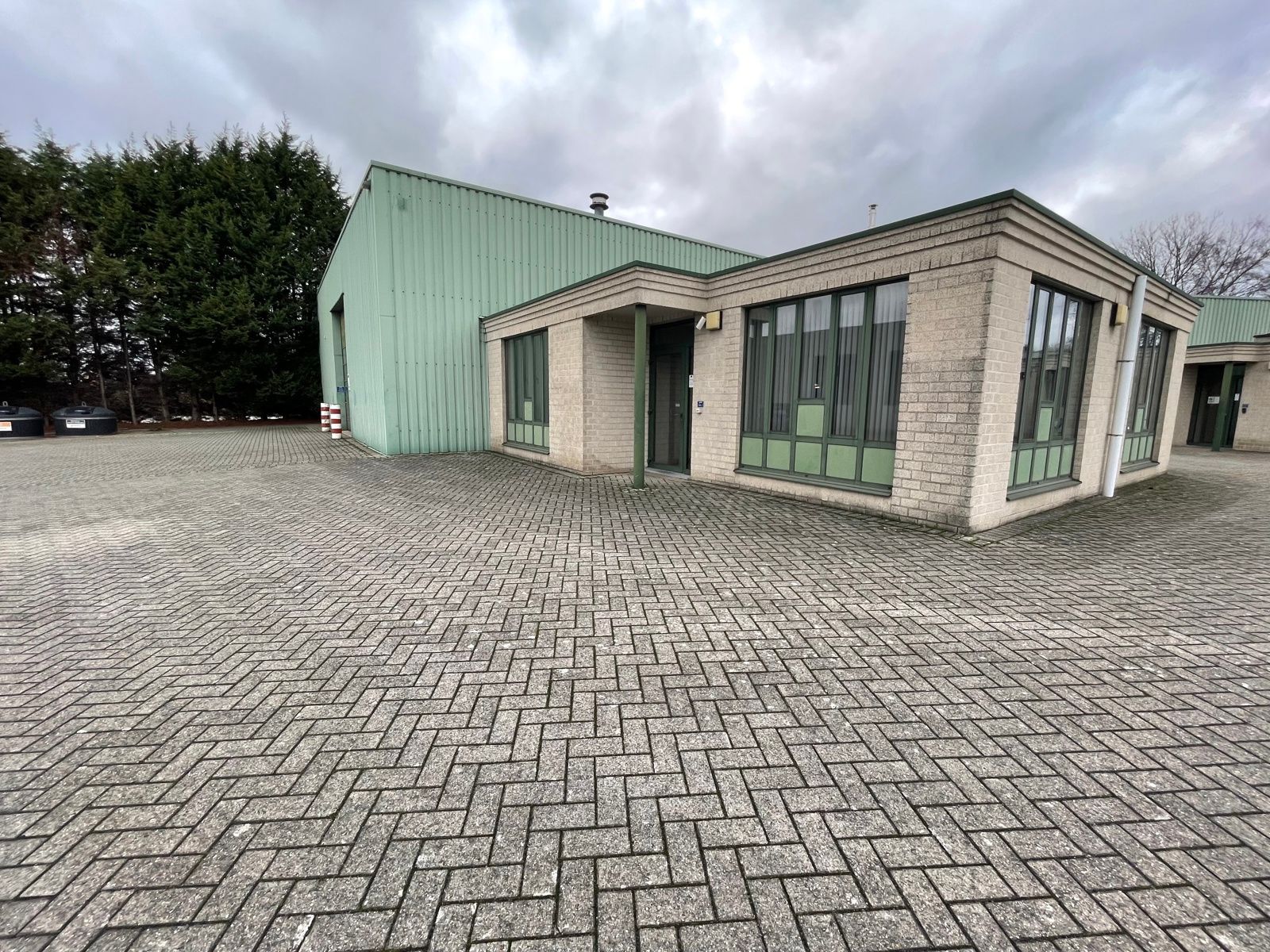 Bedrijfsvastgoed te huur foto {{pictureIndex}}