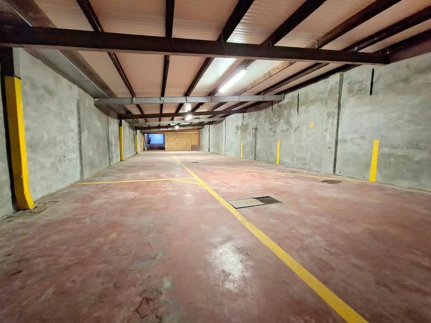 Magazijn of opslagruimte foto 4