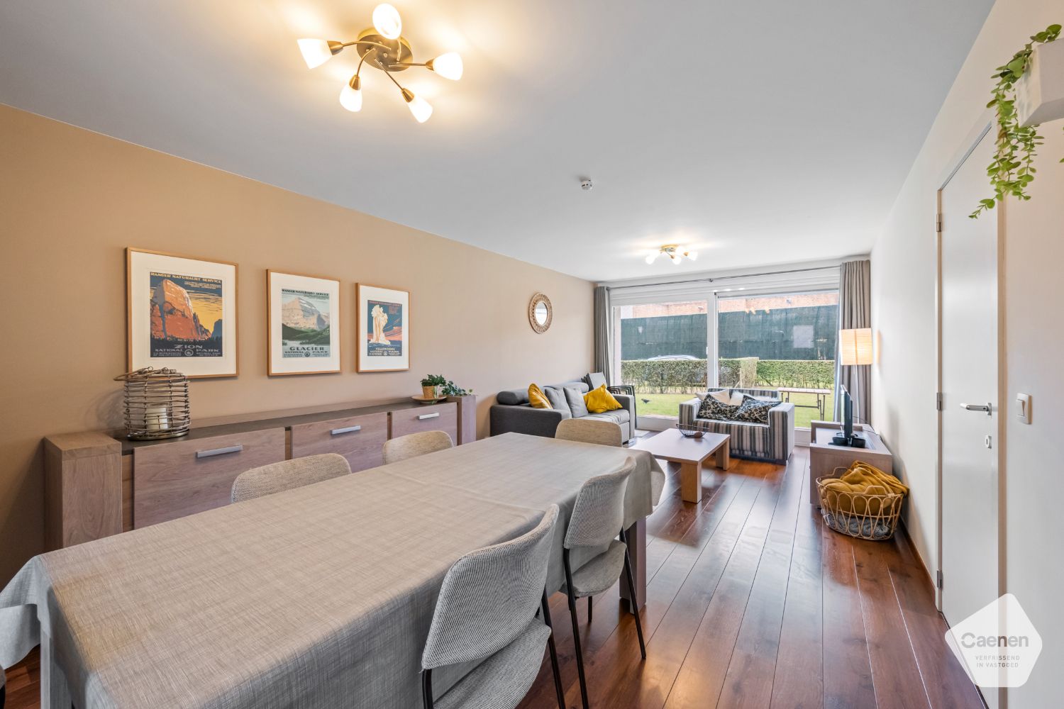 Hoofdfoto van de publicatie: Rustig gelegen prachtig instapklaar twee slaapkamer appartement op wandelafstand van het strand
