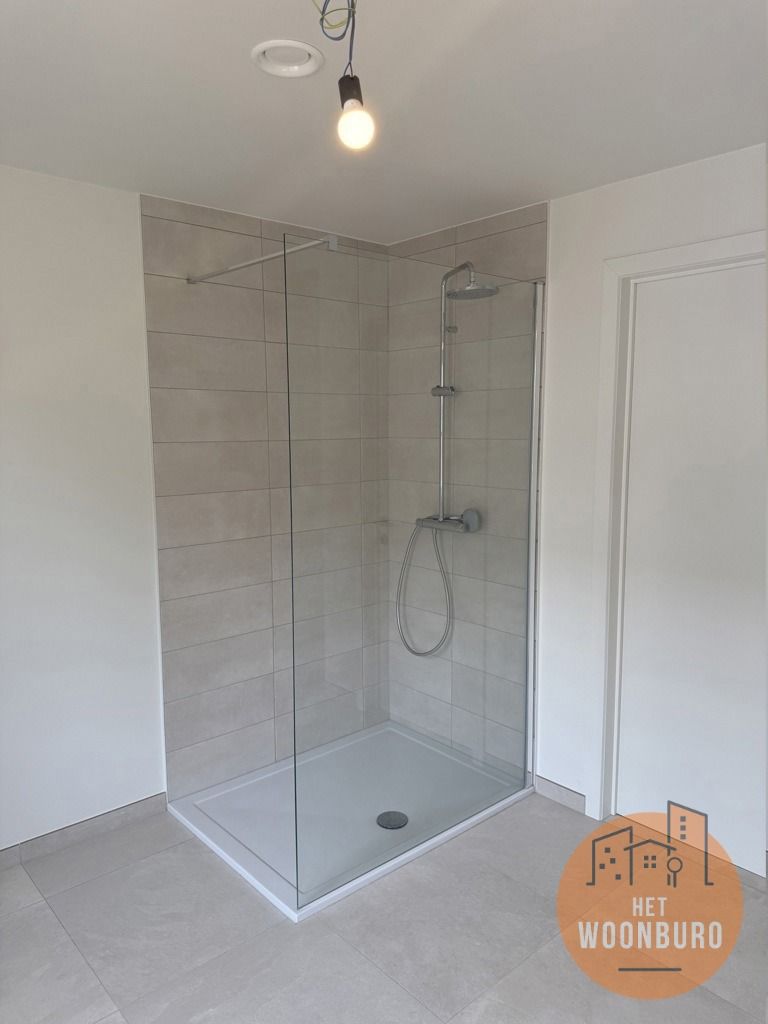 Nieuwbouwwoning met 3 slaapkamers en tuin foto 11