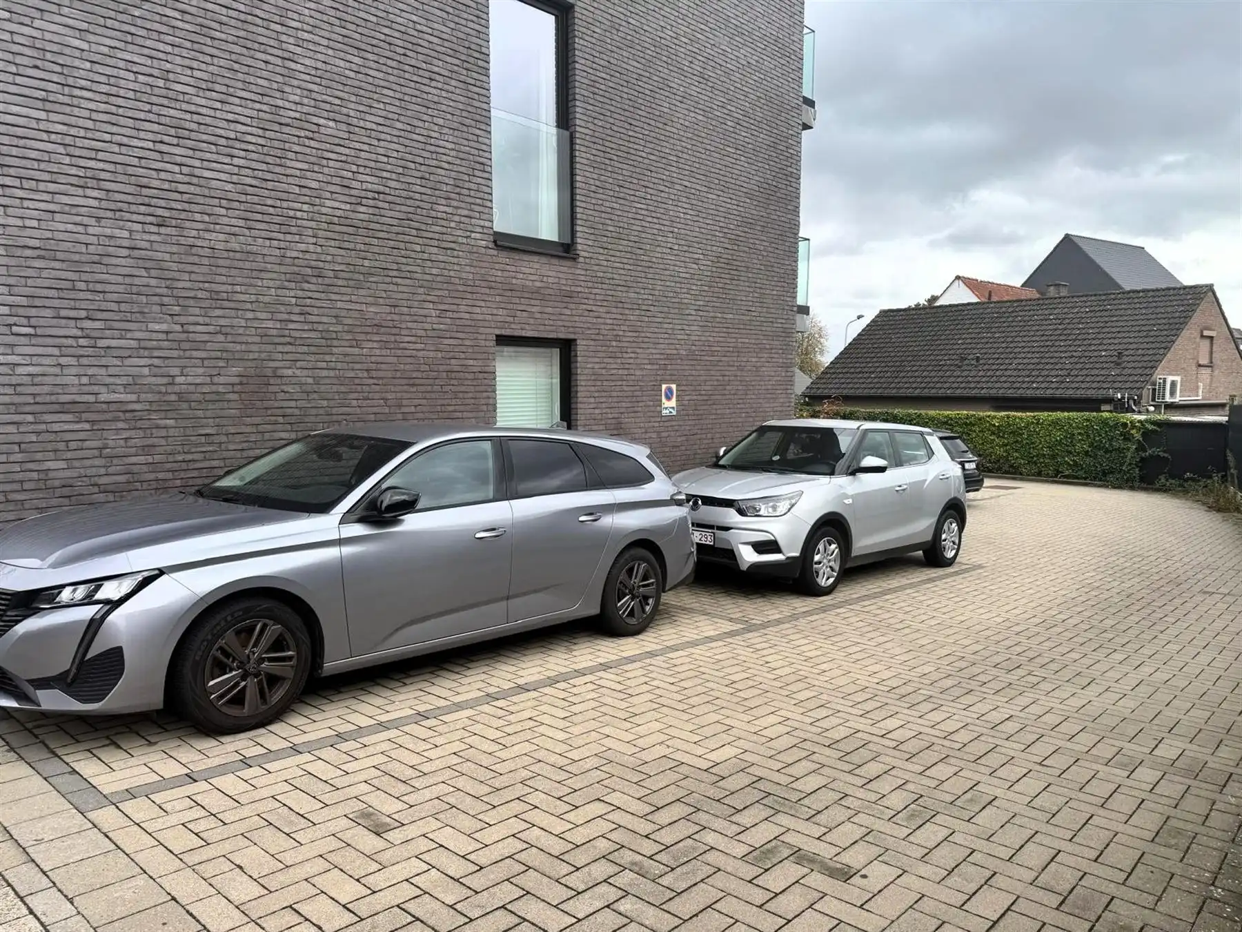 instapklaar en lichtrijk appartement met twee slaapkamers en grote zolder in Zwevegem foto 12