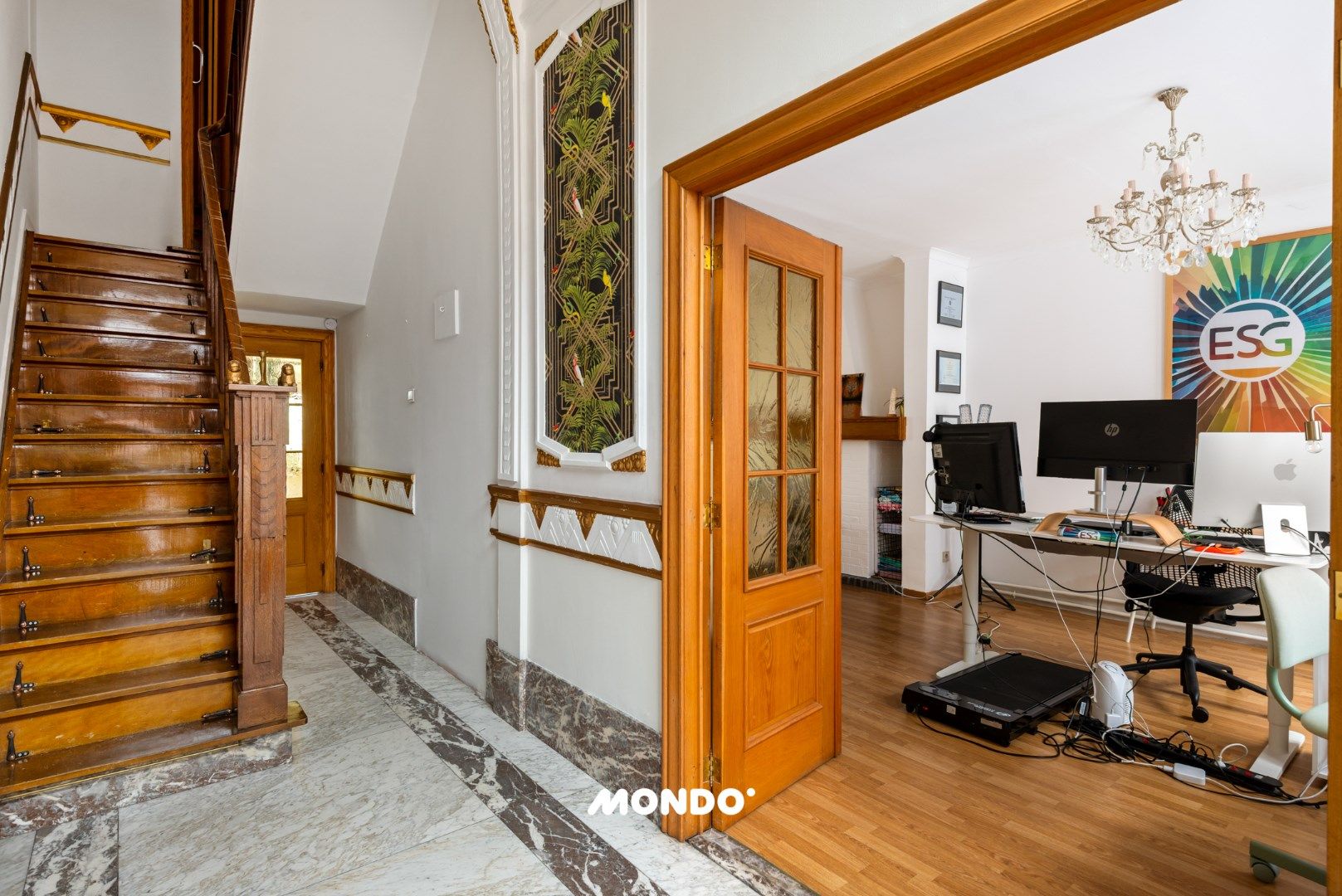 Karaktervolle woning met hangaar! foto 7