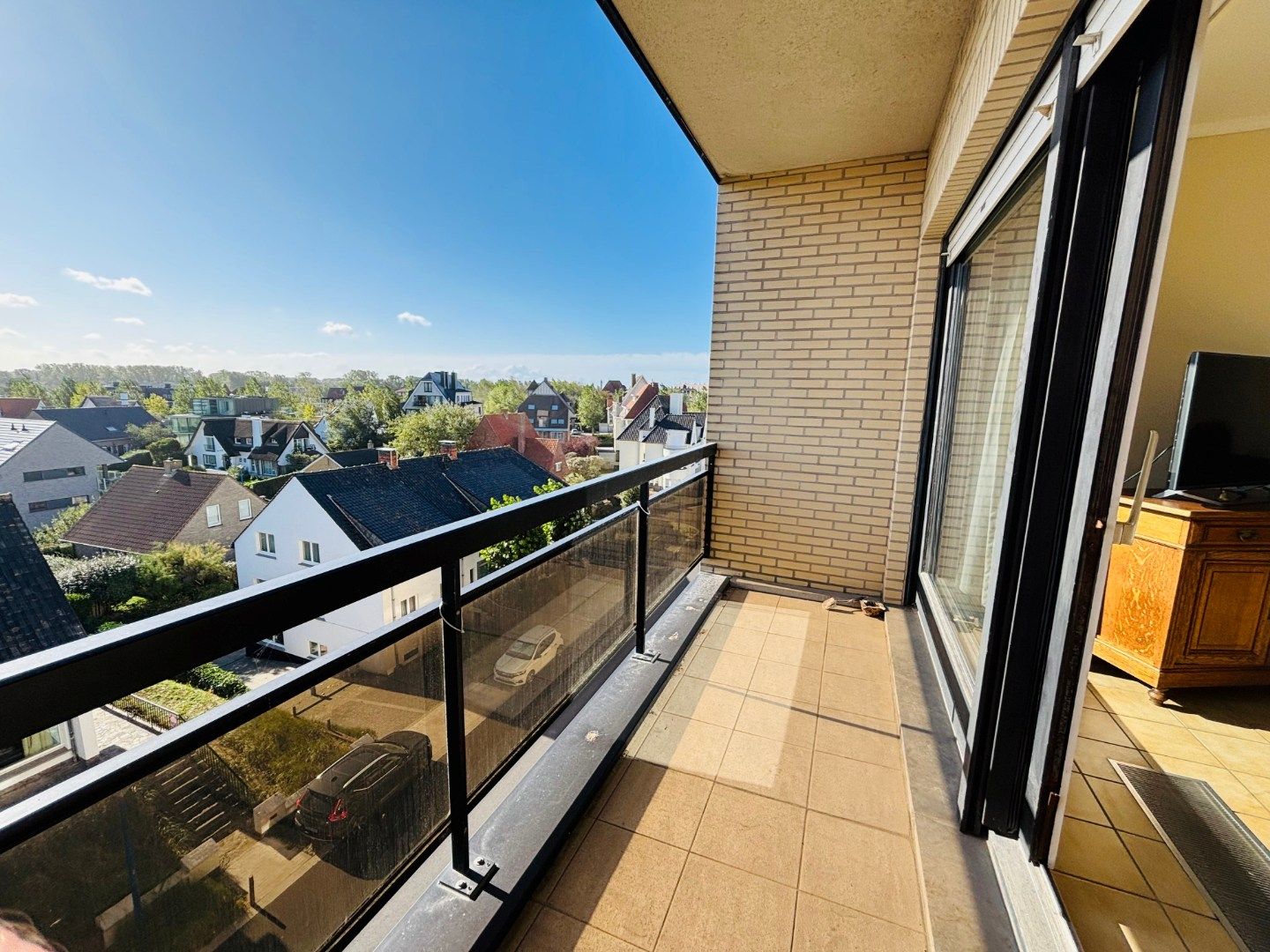 VOLWAARDIG RUIM FUNCTIONEEL APPARTEMENT OP EEN VOETSTAP VAN DE ZEELIJN foto 3