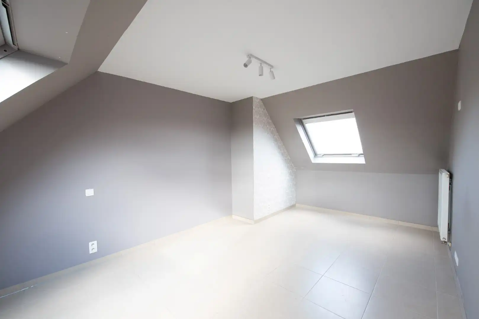 Lichtrijk duplex-appartement op een schitterende ligging in Centrum Waregem met garage! foto 9