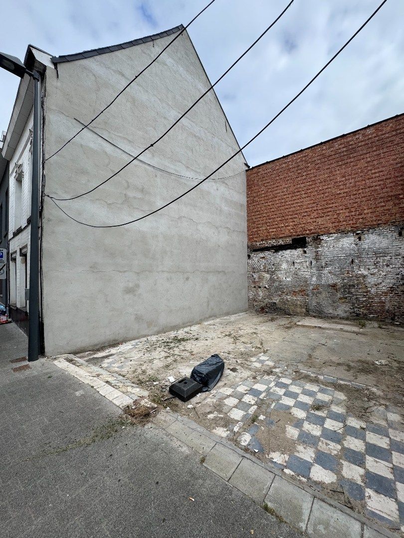 perceel grond met bouwvergunning foto 2