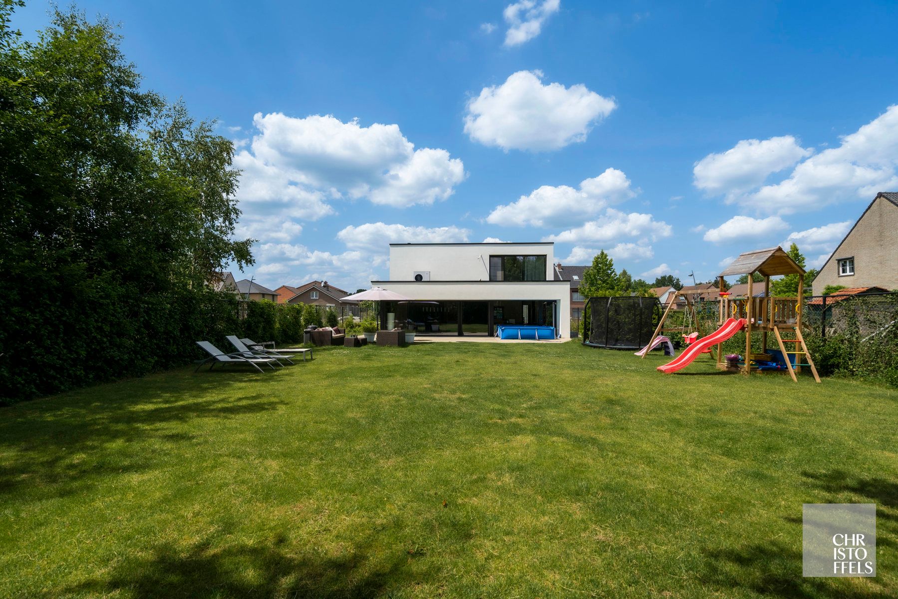 Residentieel gelegen eigentijdse en energiezuinige villa. foto 35