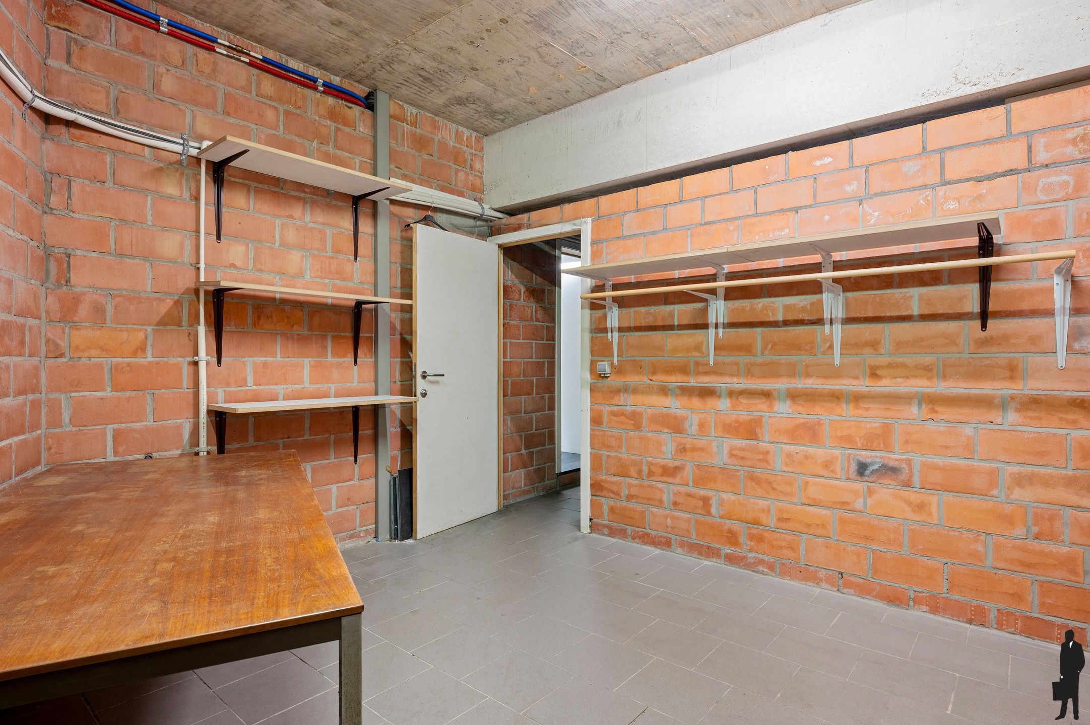Centraal gelegen winkelpand  een strategische locatie! foto 13