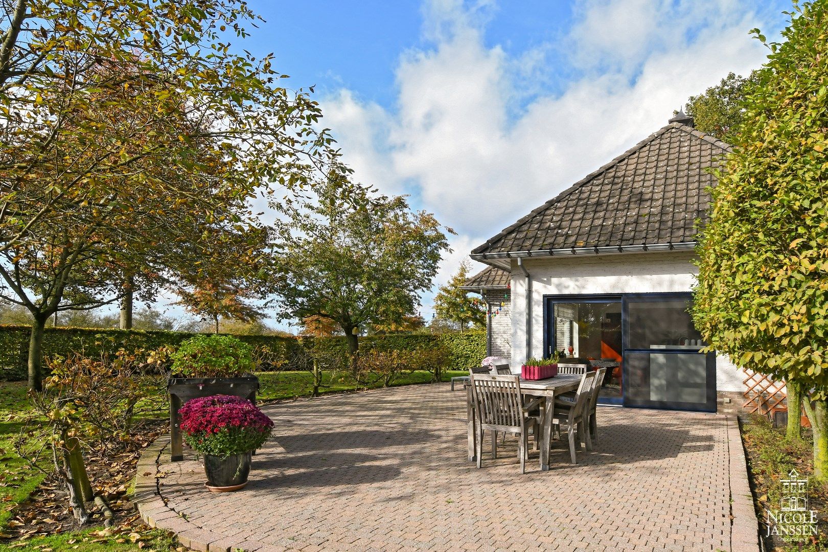 Vrijstaande, ruime gezinswoning op een royaal perceel met grote kelder en paardenstal foto 28