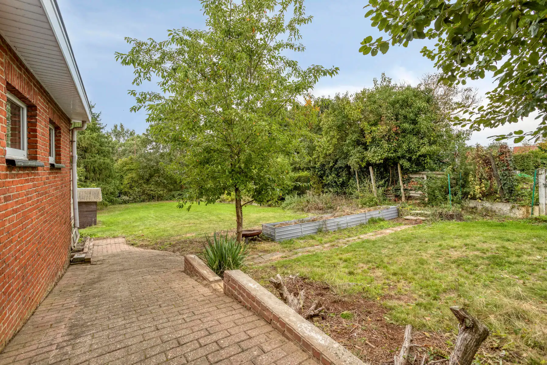 Leuke woning met veel potentieel en grote tuin foto 25