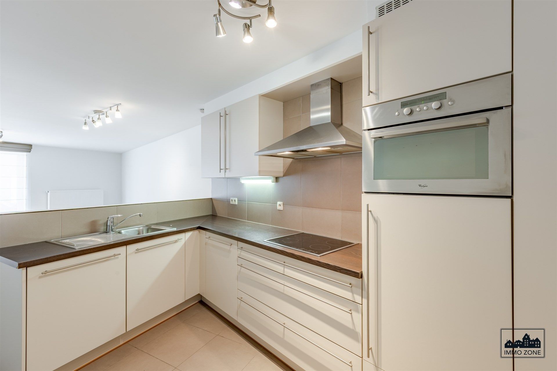 Gelijkvloers modern appartement in centrum Wetteren foto 9