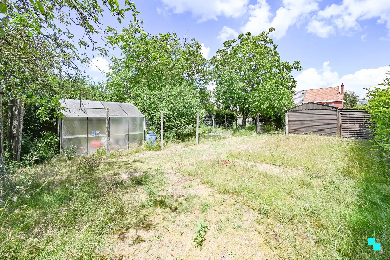 Stevig gebouwde, halfopen bebouwing met tuin in Zulte foto 17