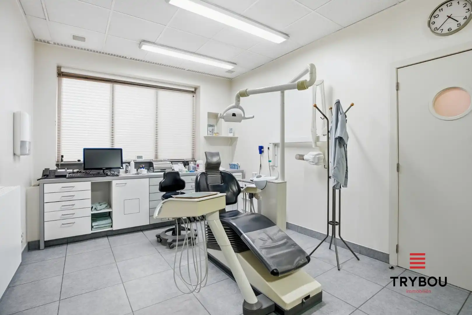 Alleenstaande woning met handelsruimte!  foto 14