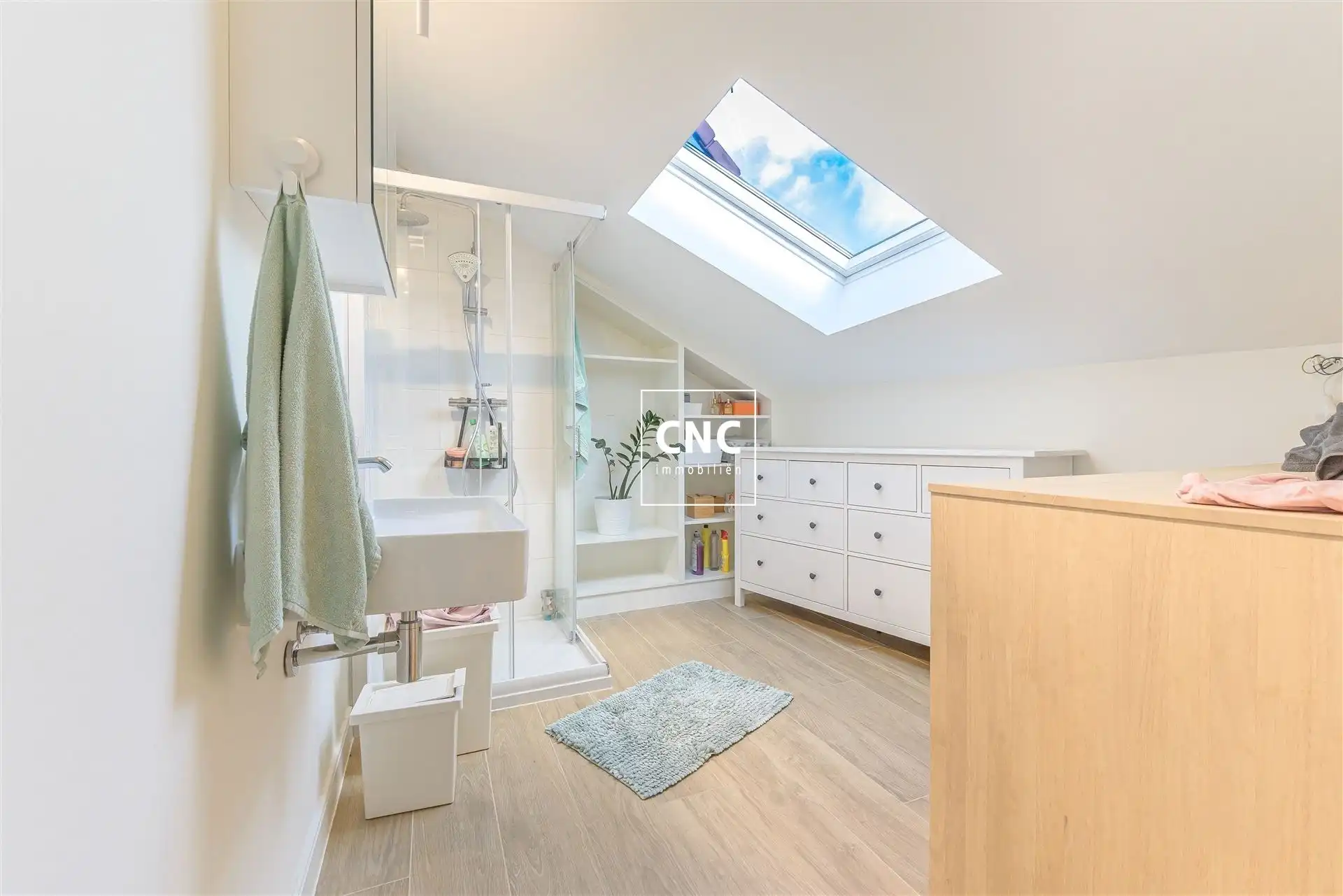 Handelspand met woonst op toplocatie in centrum van Brugge foto 21