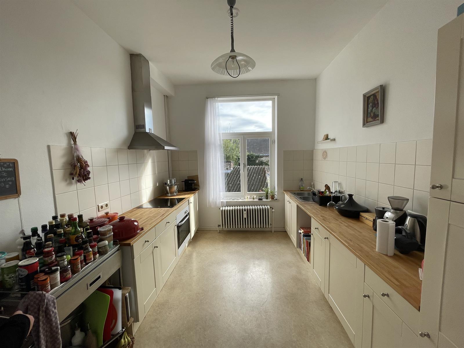 OORDEGEM - Charmant appartement met koer vlakbij het centrum foto 7