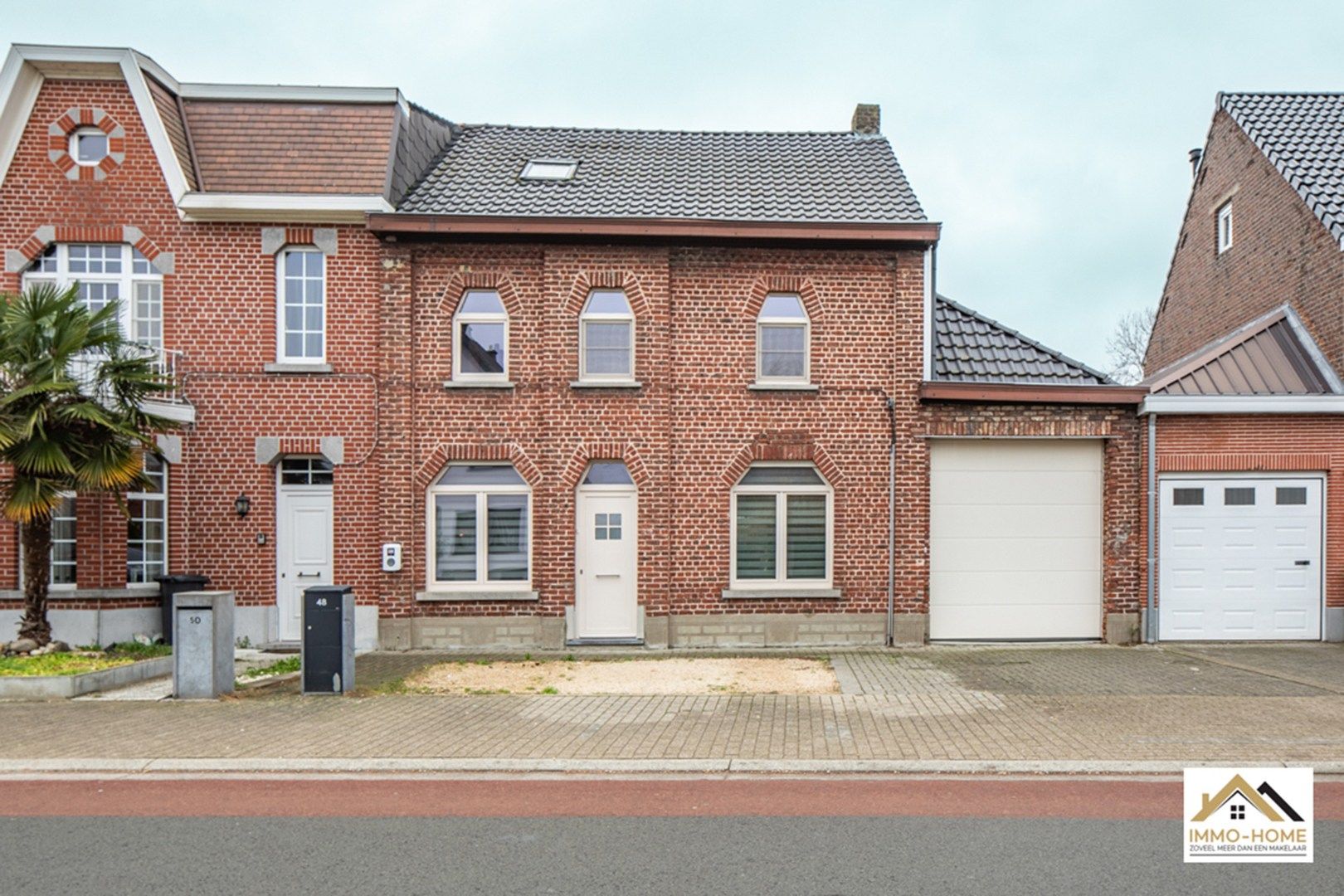 Instapklare ruime woning met tuin foto {{pictureIndex}}