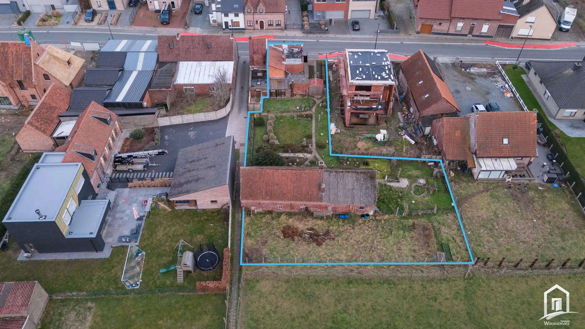 Hoofdfoto van de publicatie: Te renoveren gezinswoning met zeer ruime tuin!