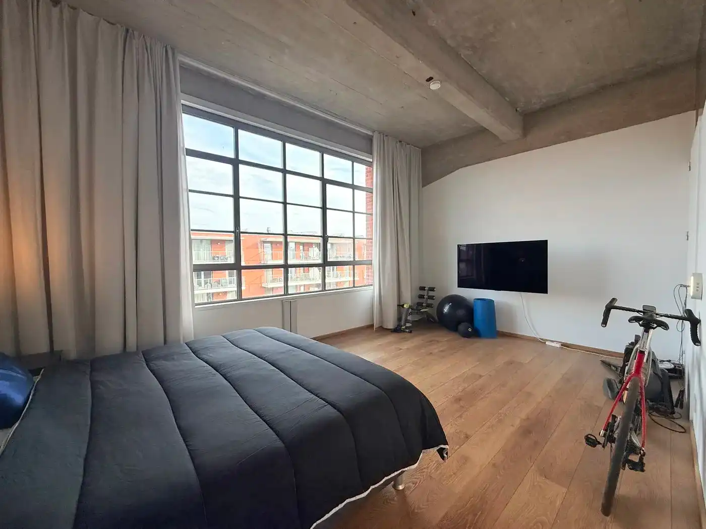 Ruime en moderne industriële loft met terras en ondergrondse parkeerplaats in Herent foto 16
