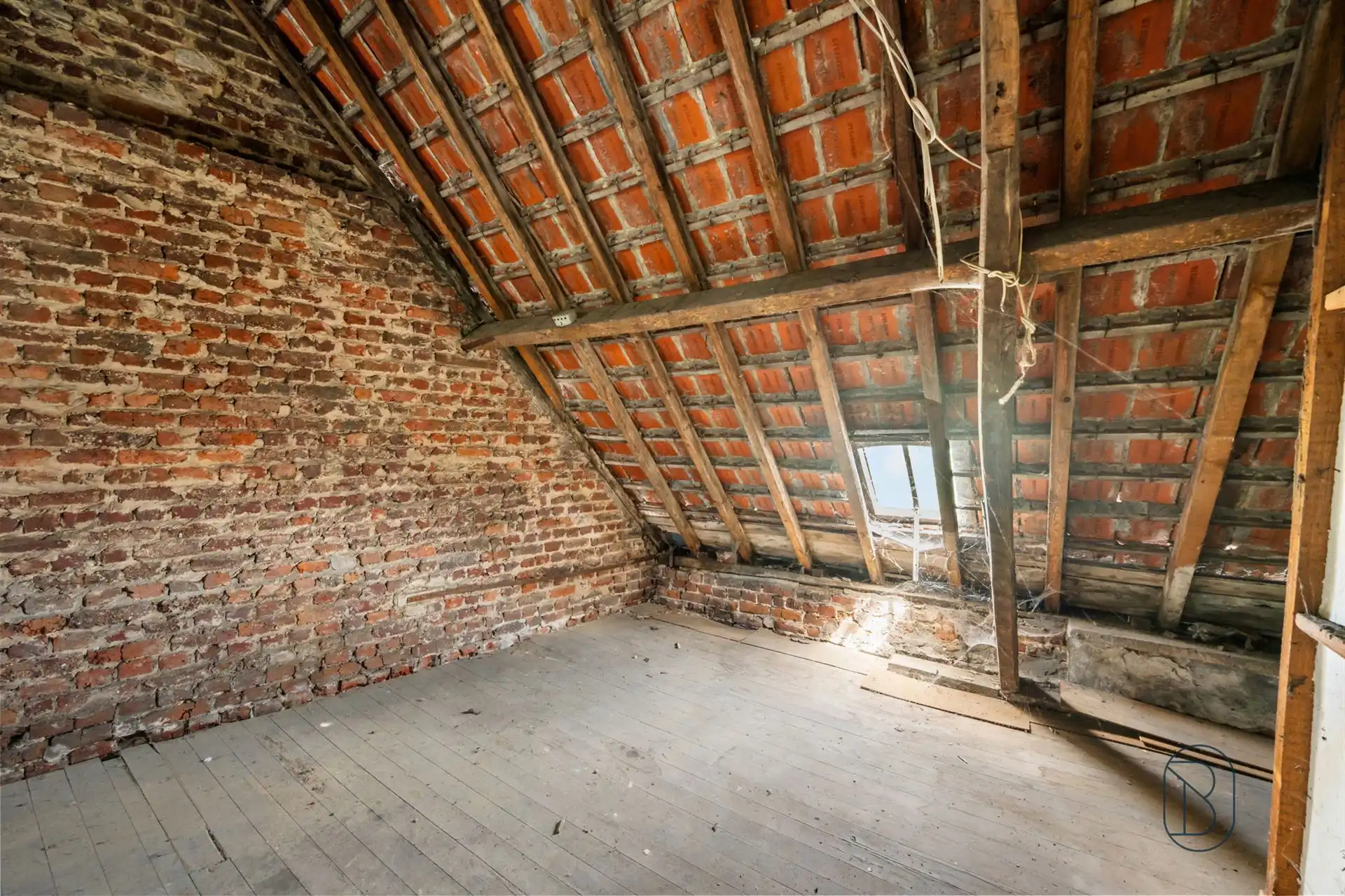 Te renoveren woning met 3 slk, garage en tuin! foto 23