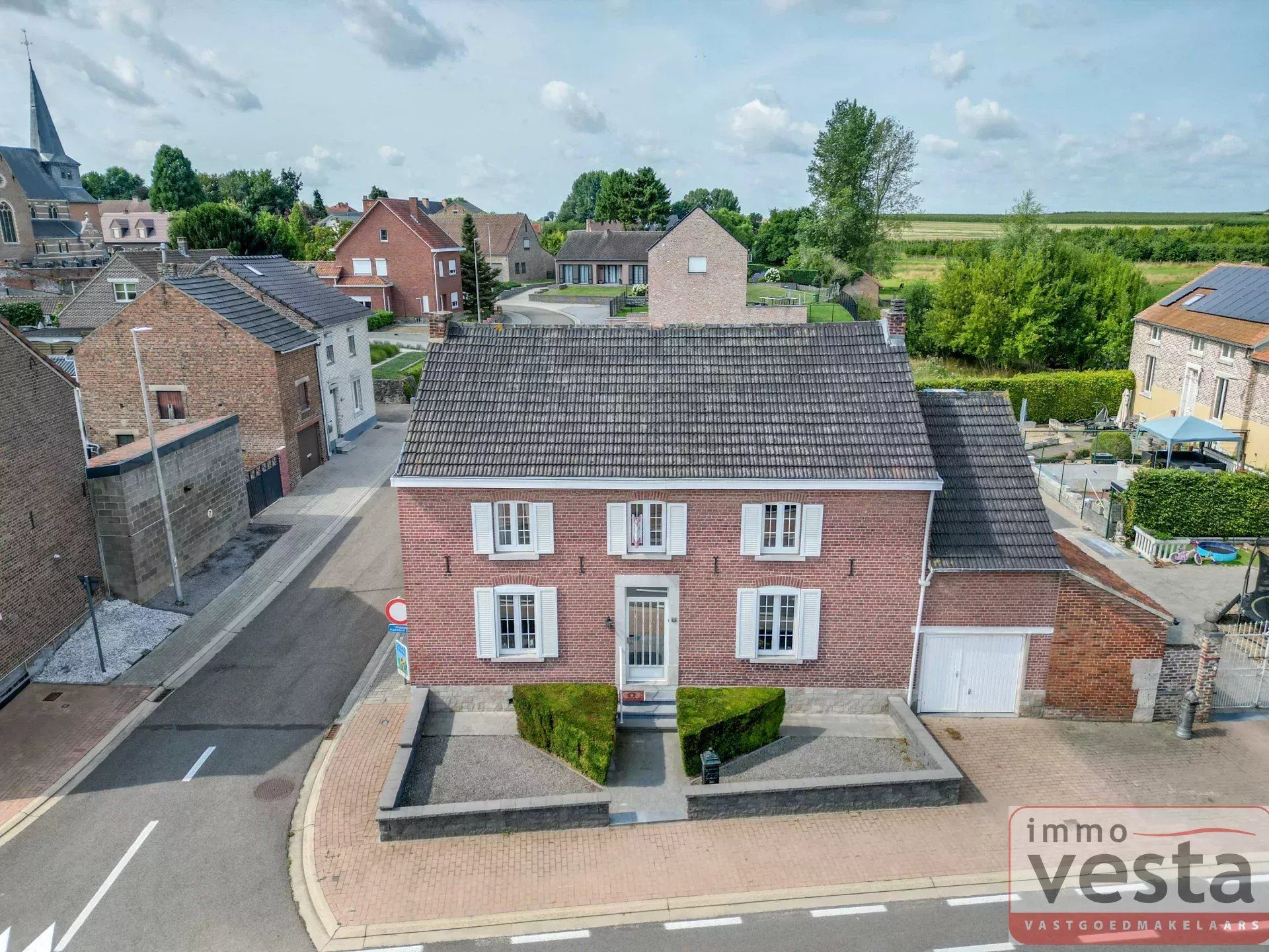 Te renoveren woning met landelijke ligging foto 2
