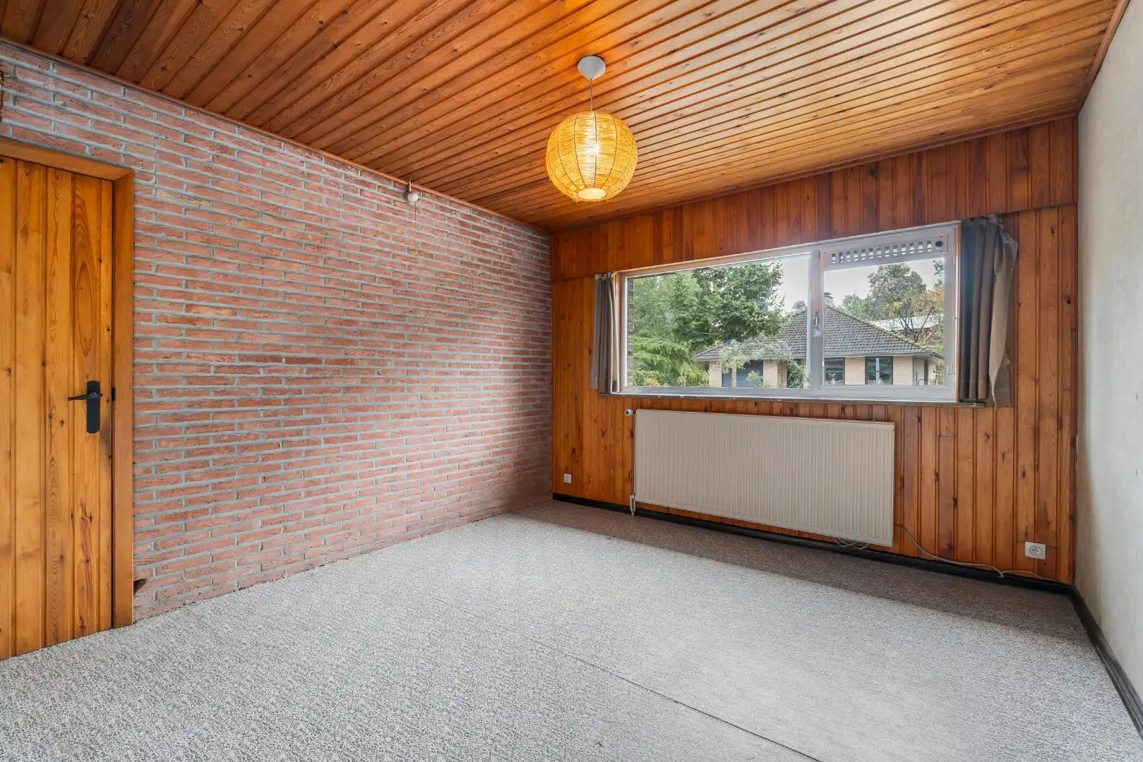 Ruime woning met 3 slaapkamers en garage op 443 m² in rustige woonwijk foto 16