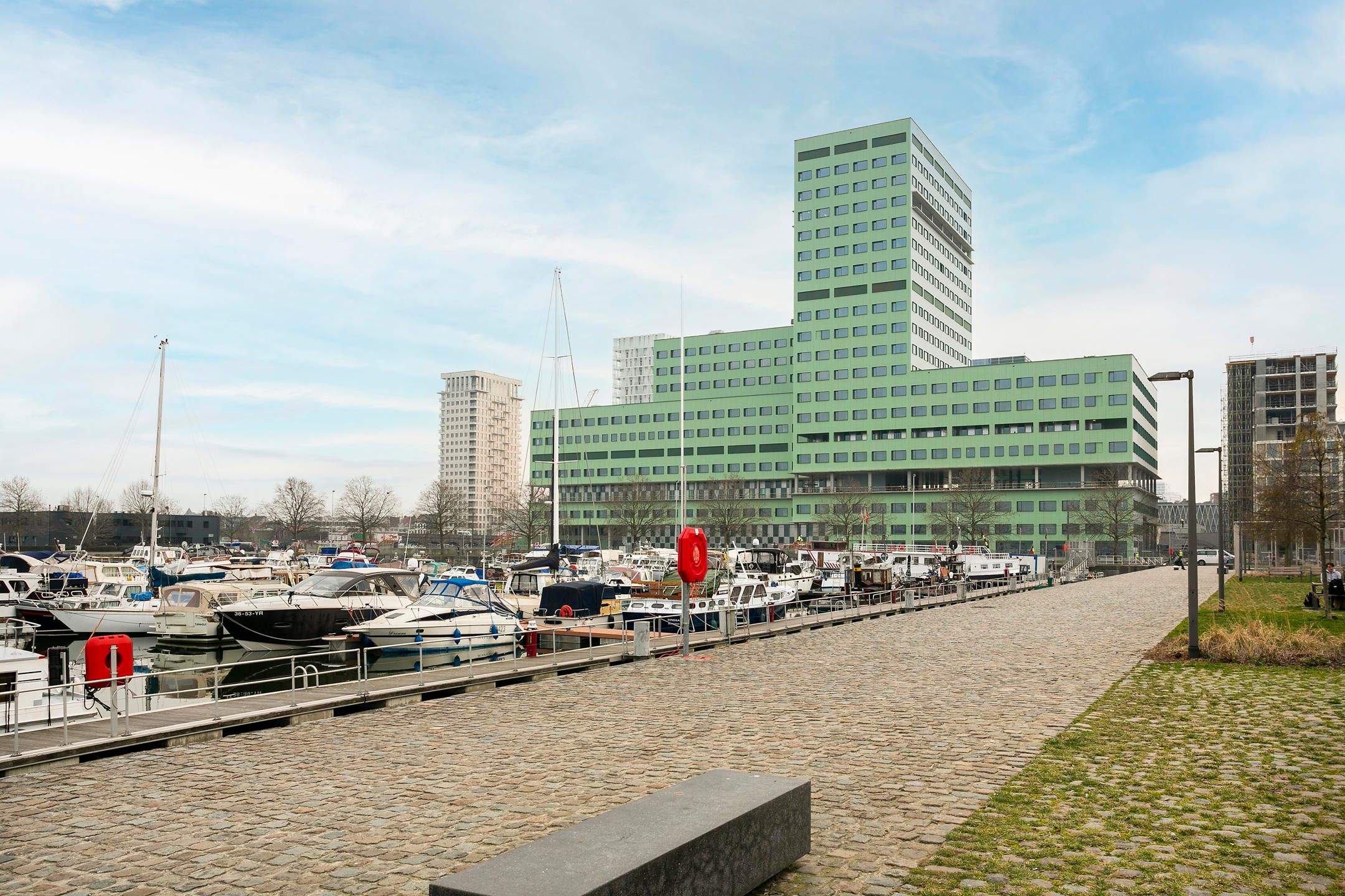 COMMERCIËLE RUIMTE CA 203 M² OP ZICHTLOCATIE OP HET EILANDJE foto 6