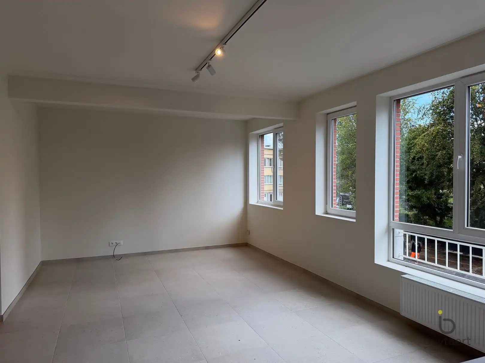 Gerenoveerd 3 slaapkamer appartement op de Singel Antwerpen. foto 4
