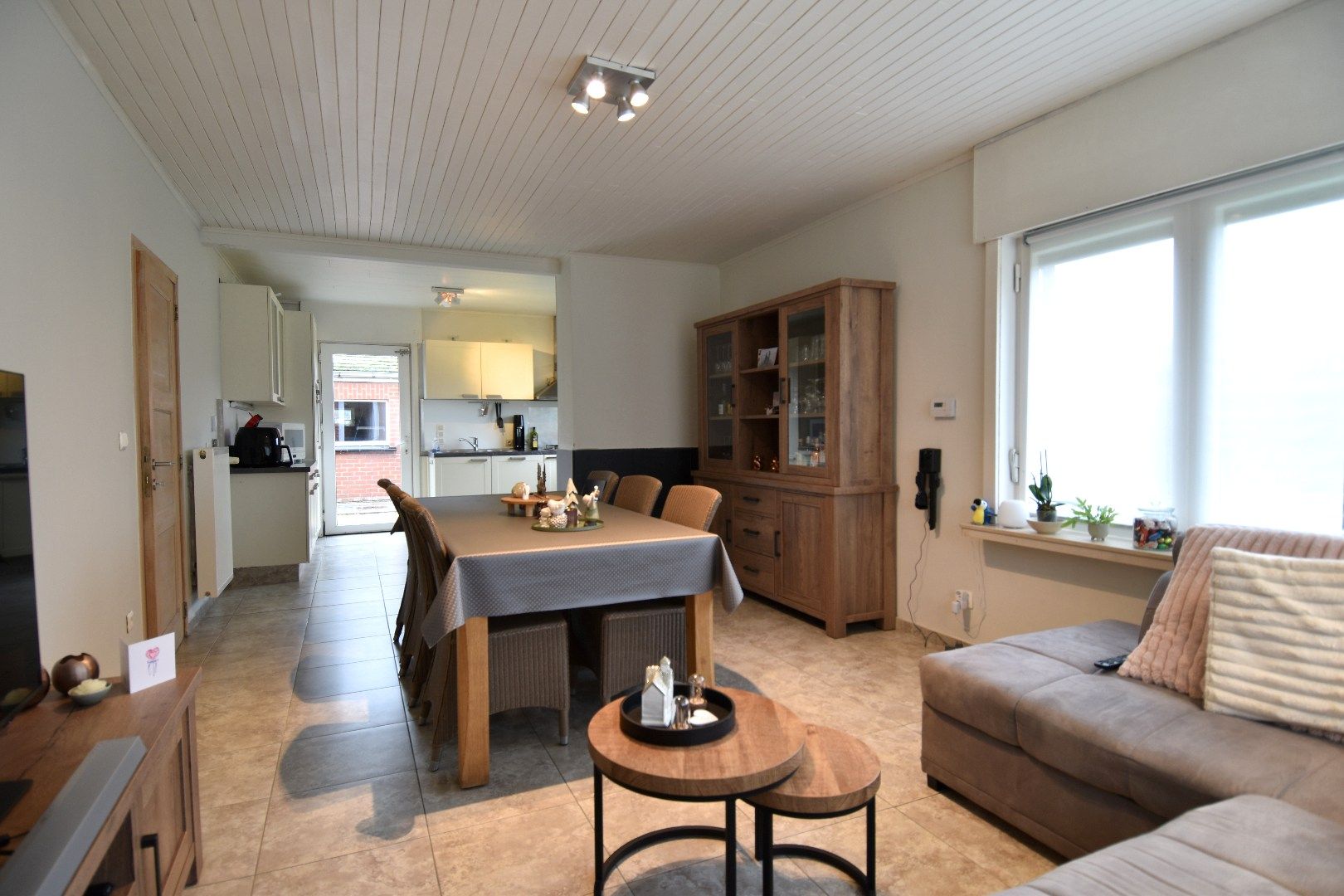 Alleenstaande woning op perceel van 1.062 m² te koop op rustige ligging vlakbij centrum-Gullegem foto 6