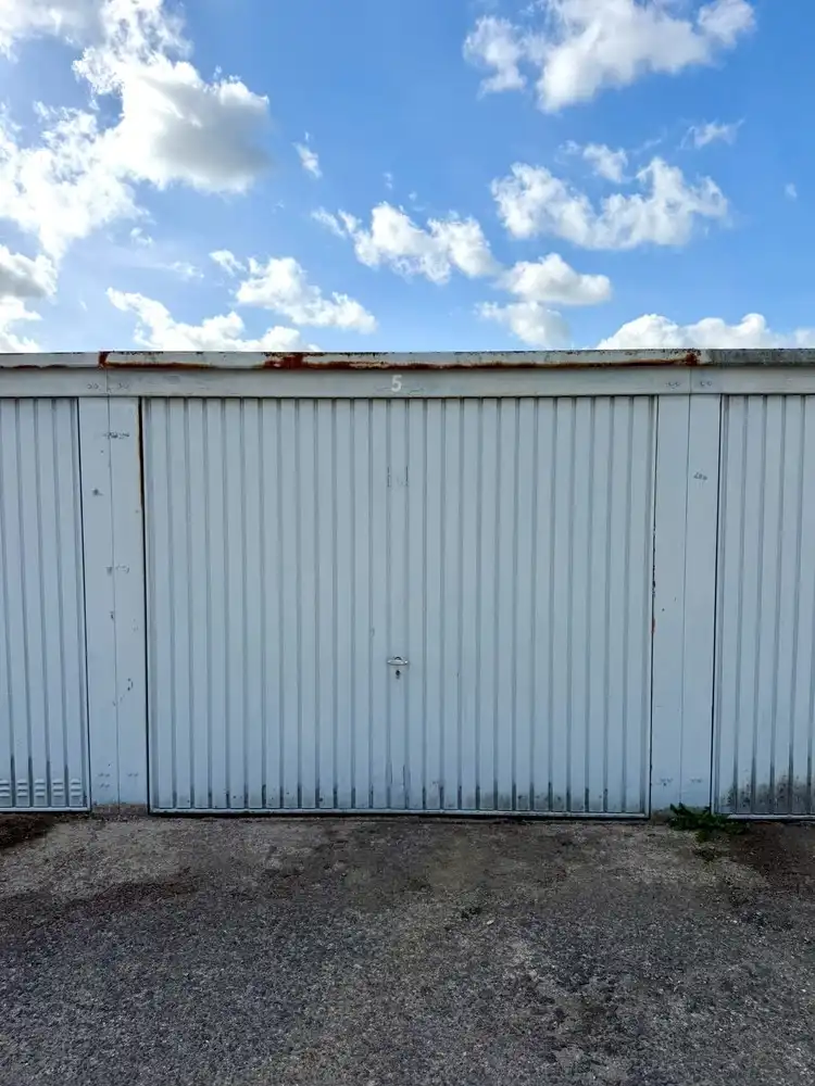 Goed gelegen garagebox te koop! foto 2