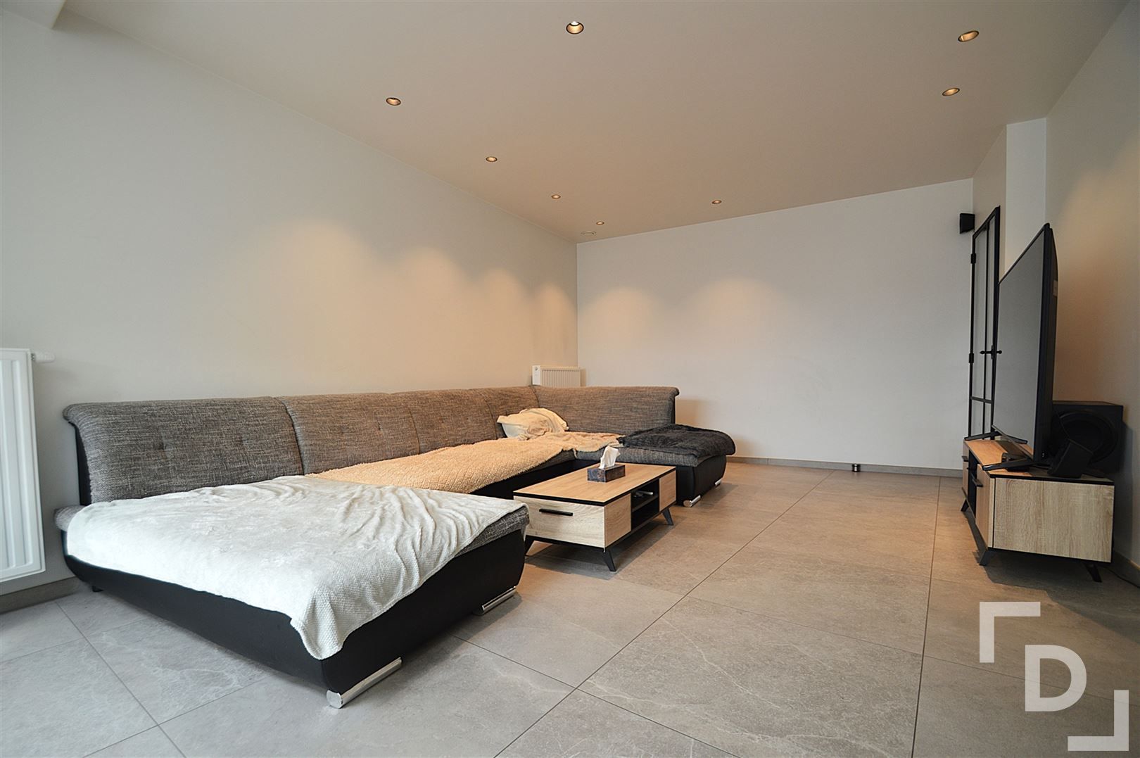 Gerenoveerde woning met 3 slaapkamers en fietsenberging.  foto 7