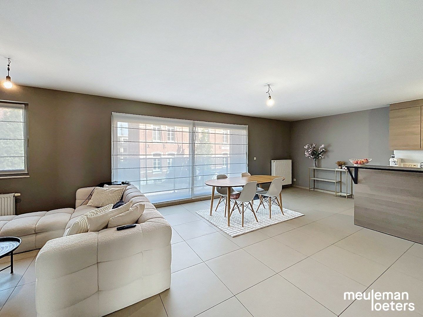 Ruim appartement met drie slaapkamers foto 3
