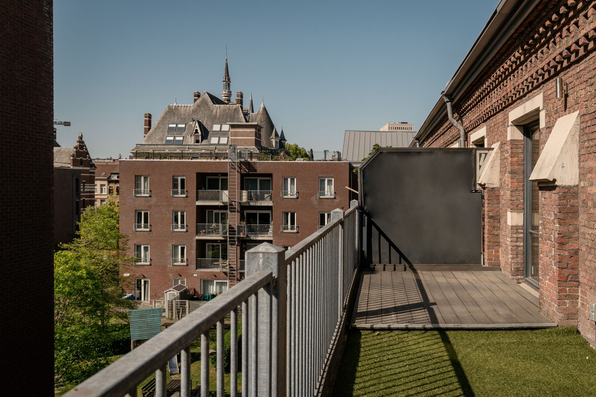 Eigen voordeur en 2 verdiepingen: appartement dat aanvoelt als een woning aan het populaire Professor Claraplein foto 17
