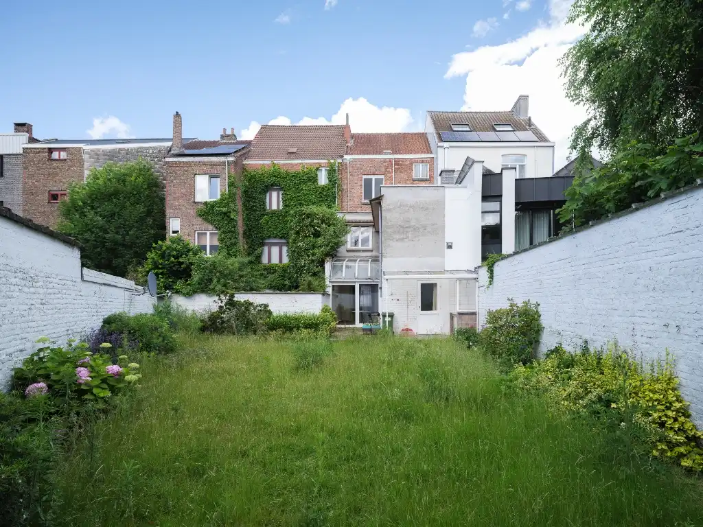 Karaktervolle interbellumwoning met uitzonderlijke stadstuin nabij de Coupure foto 4