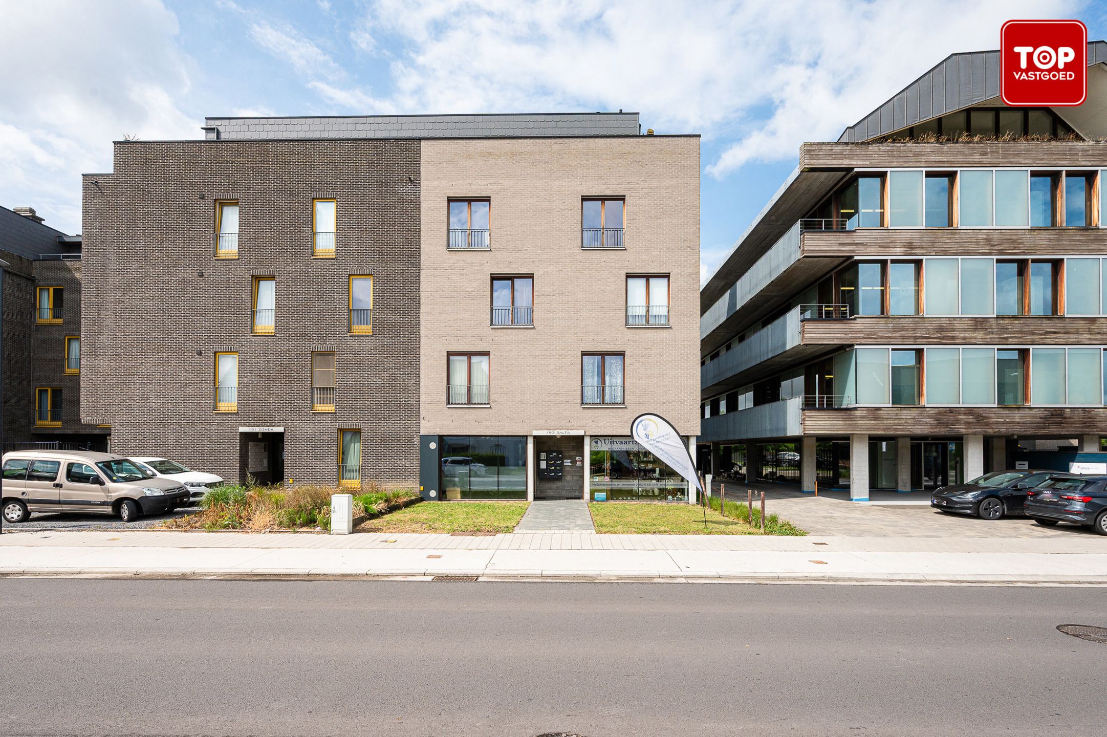 Handelsruimte met buitenruimte op topligging foto 2