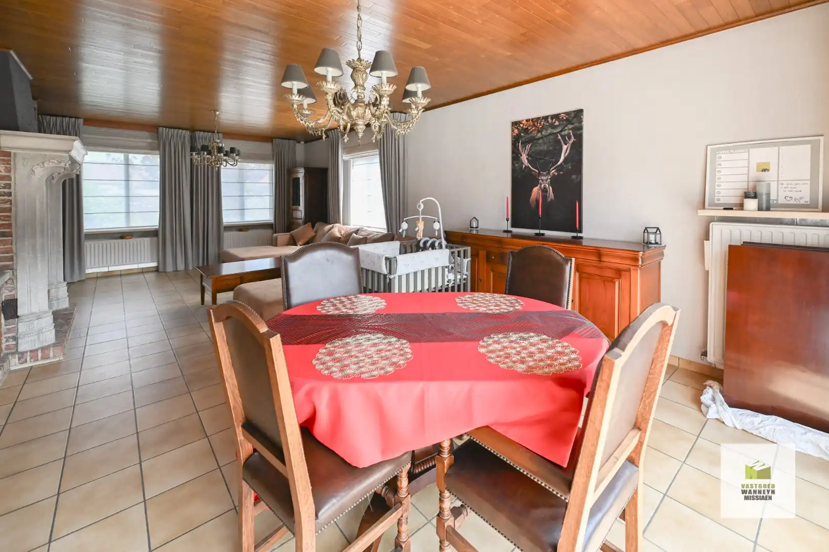 Gelijkvloerse alleenstaande woning met 5 slaapkamers op 657m2 foto 3