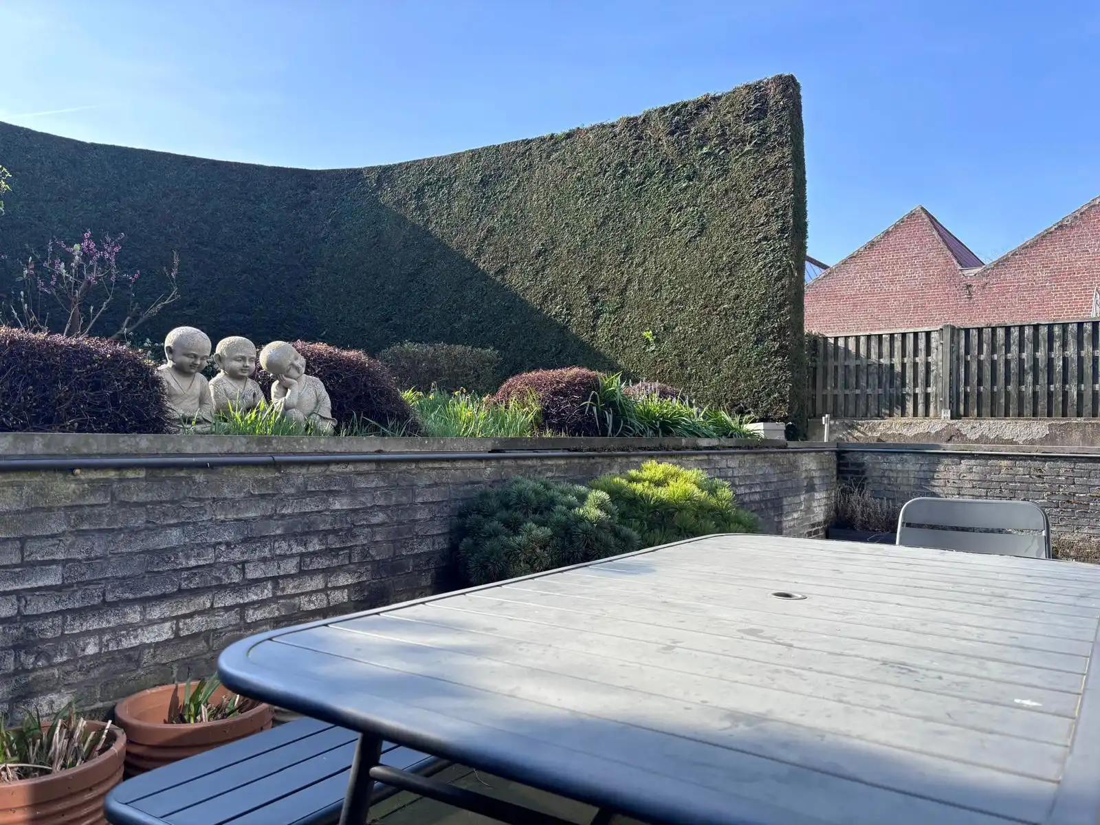 Instapklaar praktijk-/kantoorpand in het centrum van Tielt. foto 2