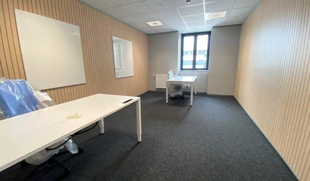 Vernieuwde kantoren te huur op toplocatie in Zwijnaarde foto 8