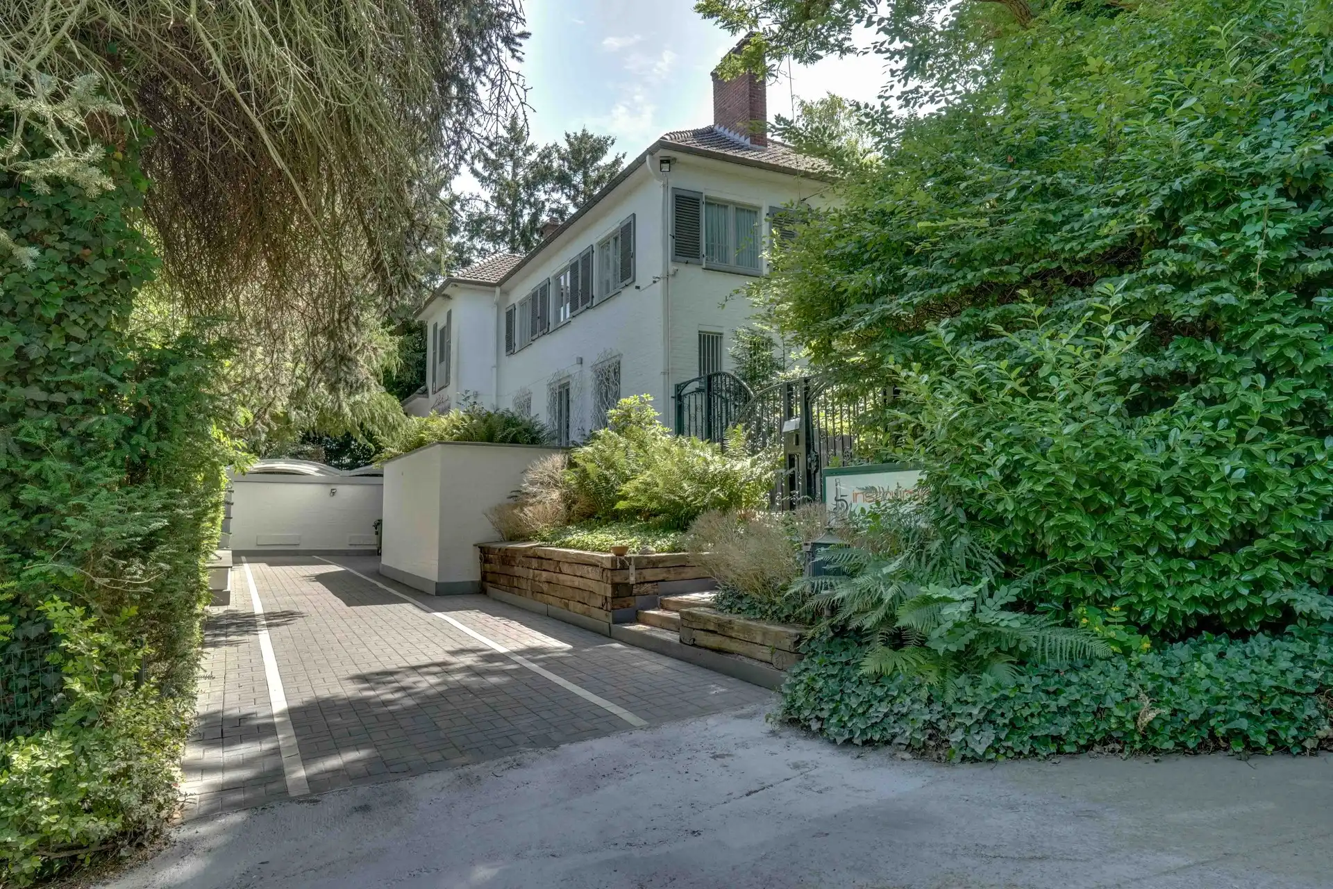 EXCLUSIEVE VILLA IN DOODLOPENDE STRAAT foto 68