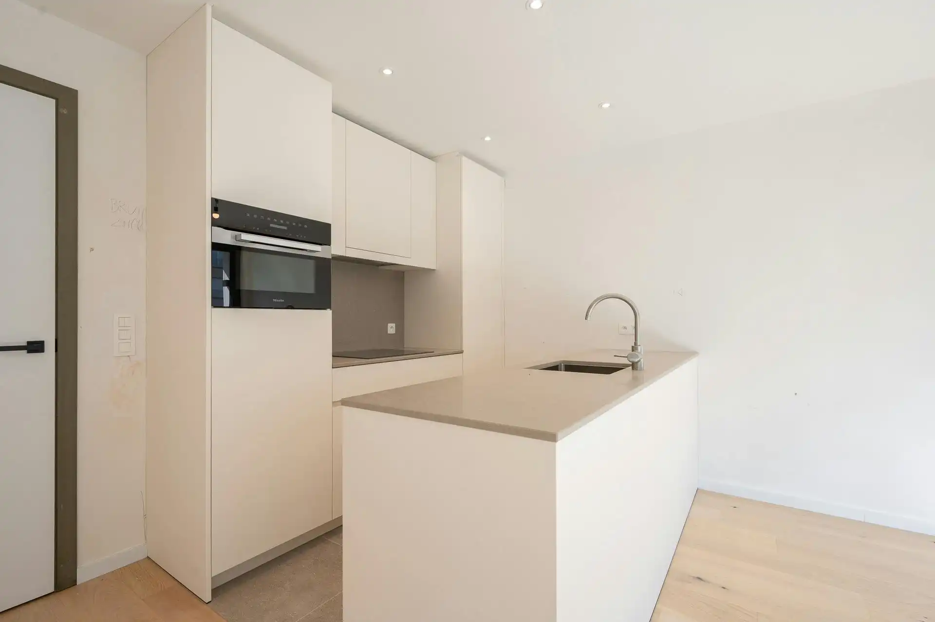 Nieuwbouw appartement met zeezicht te koop in Knokke foto 7
