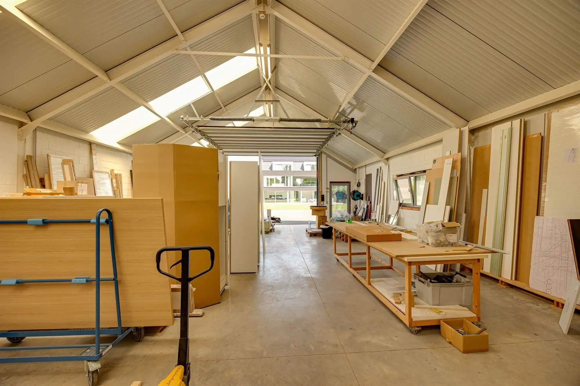 Prachtig afgewerkt gebouw - showroom + villa foto 44