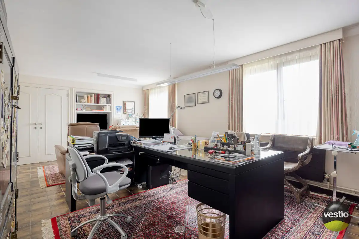 ROYALE WONING MET DOKTERSPRAKTIJK TE BILZEN HOESELT. foto 23