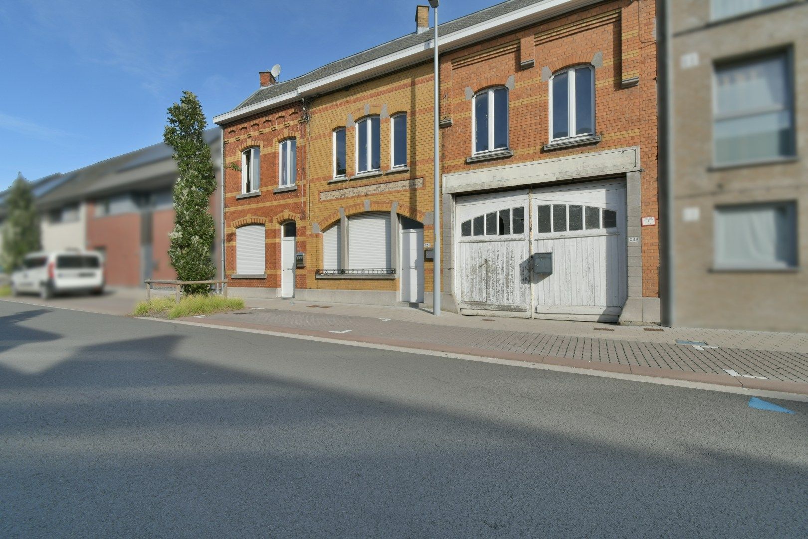 Te renoveren woningen met bijhorende loods! foto 2