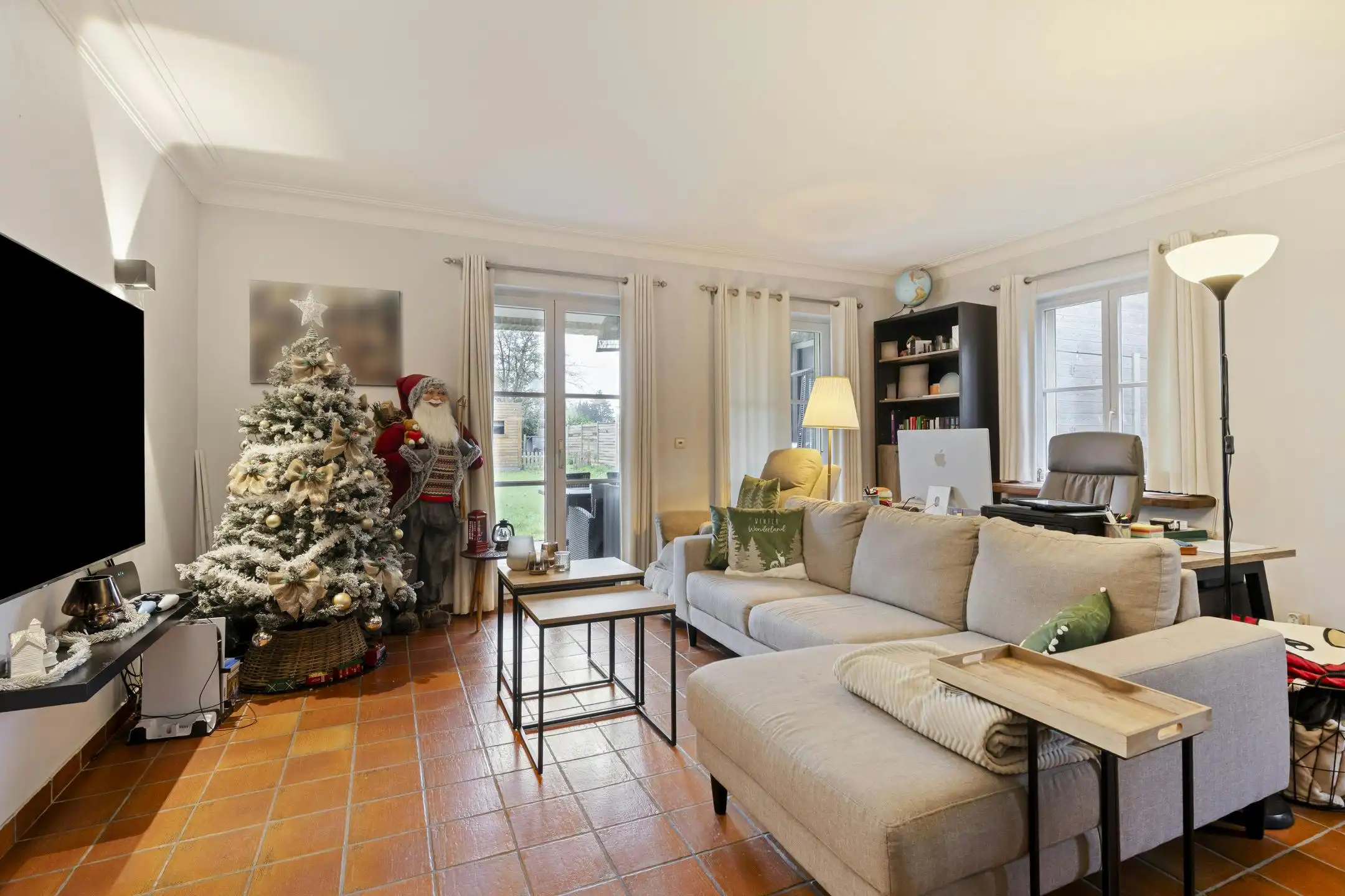 Ruime bungalow met gastenverblijf of ruimte voor bijberoep foto 5