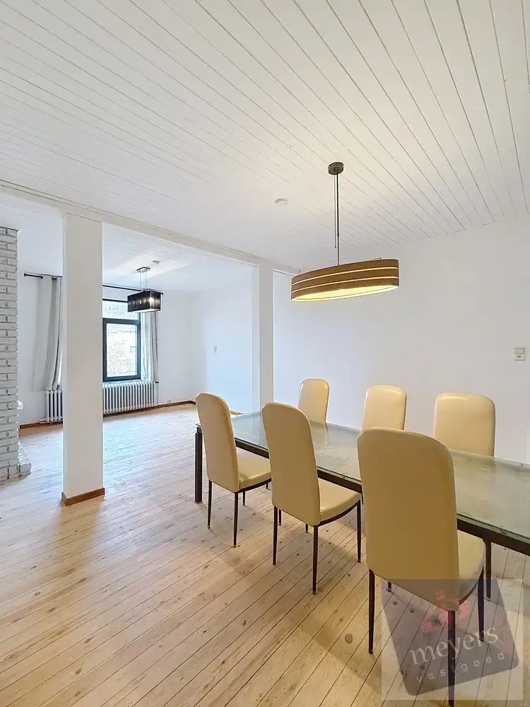 Stijlvolle halfopen bebouwing met tuin op centrale ligging in Hasselt foto 5