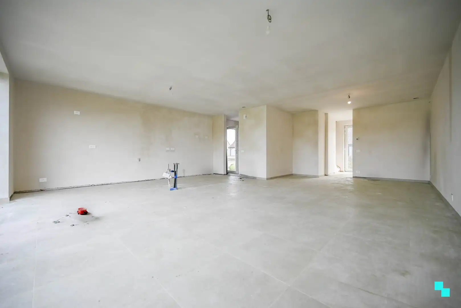 Halfopen nieuwbouwwoning met landelijke verzichten foto 7