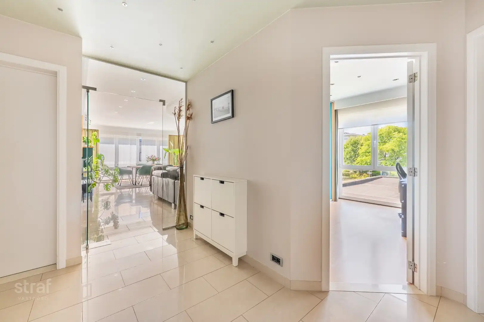 Ruim hoekappartement met 2 terrassen, garagebox, EPC B en topligging op Linkeroever foto 8